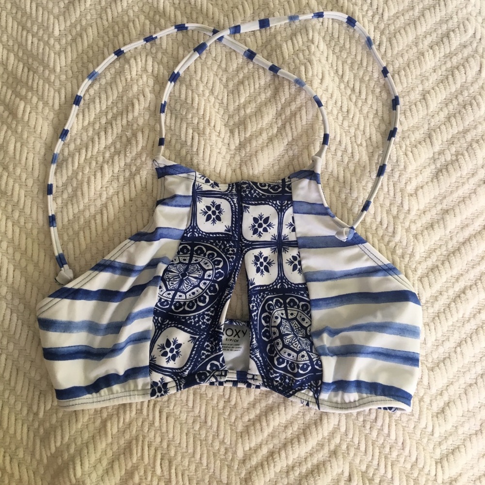 Roxy swim top - small